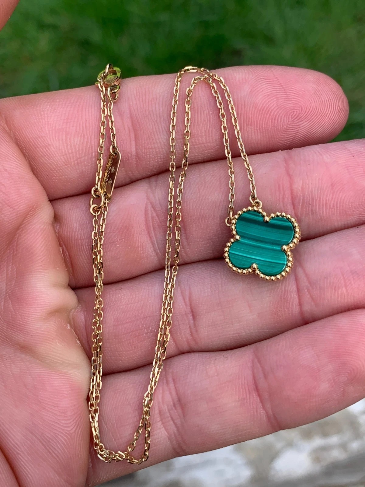 18ct gold Van Cleef & Arpels Malachite pendant necklace ALHAMBRA 5 grams