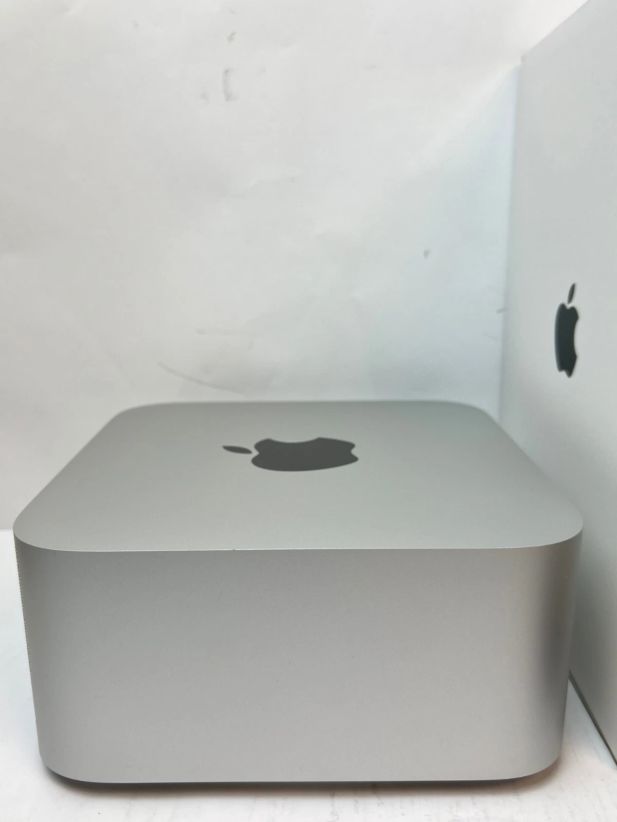 2022 Apple Mac Studio M1 Max A2615 (3.2GHz 32Core GPU 32GB RAM 512GB SSD) thumbnail 5