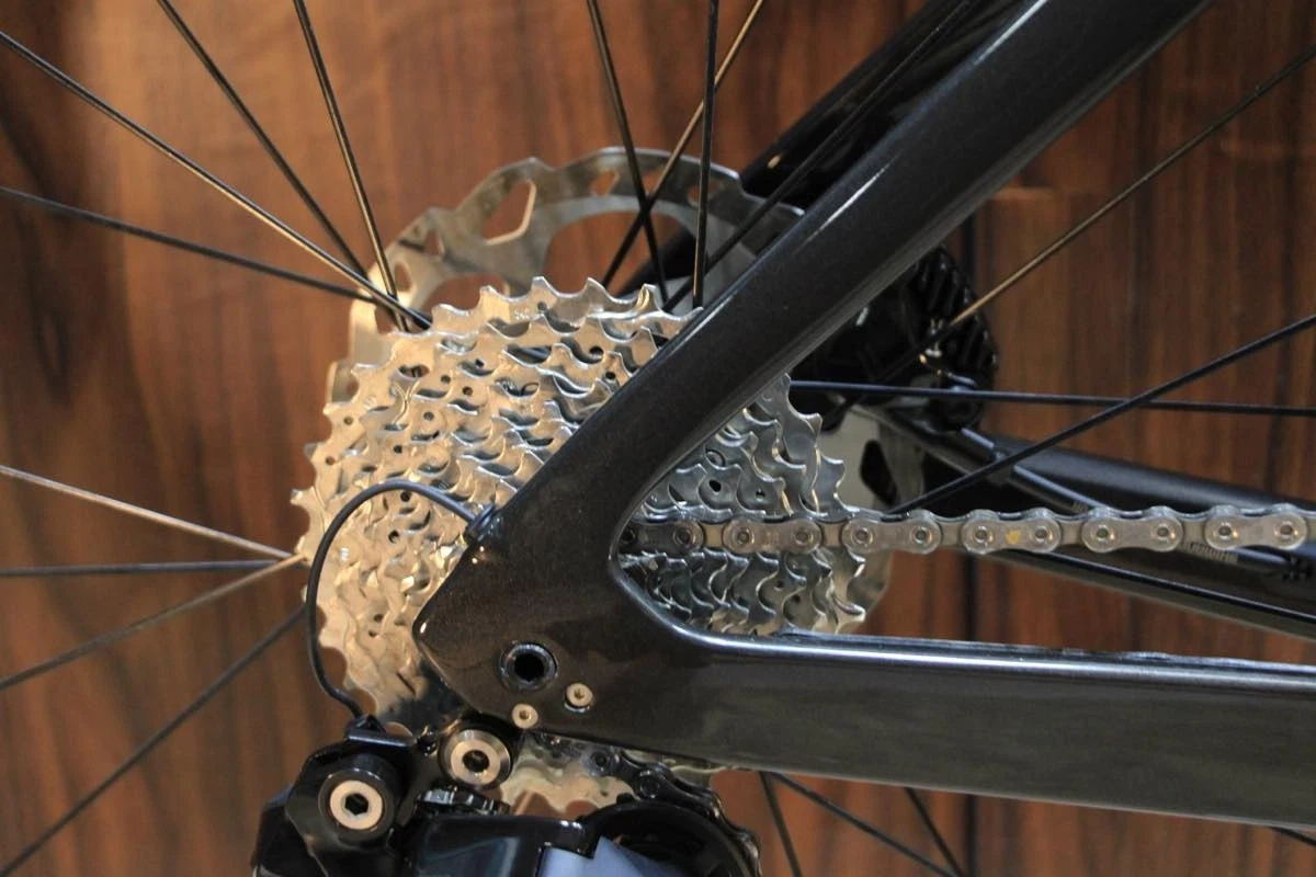 2023 Trek Madone SL6 Gen6 Full Carbon Shimano 105 R7170 Di2 2x12 Speed Size 52 thumbnail 4