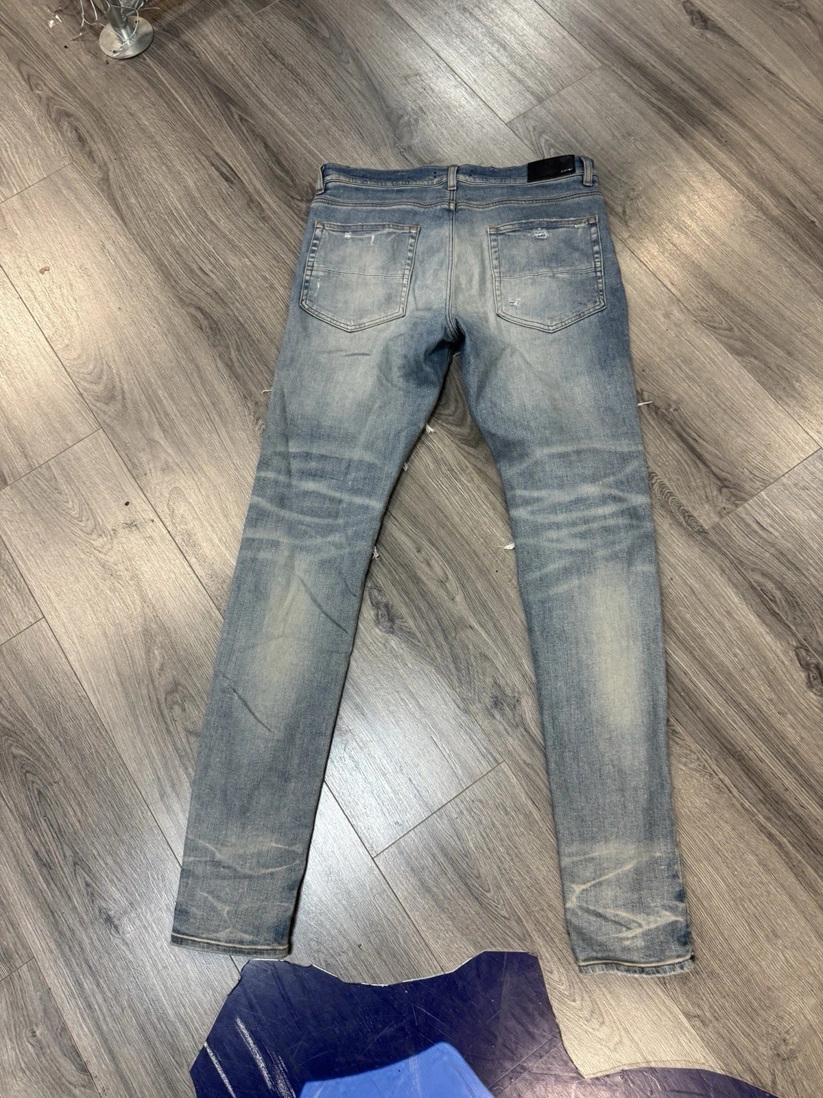 AMIRI Plaid Bandana Distressed Denim “Thrasher” Jeans – Clay Indigo – Size 34 – Gently Worn thumbnail 3