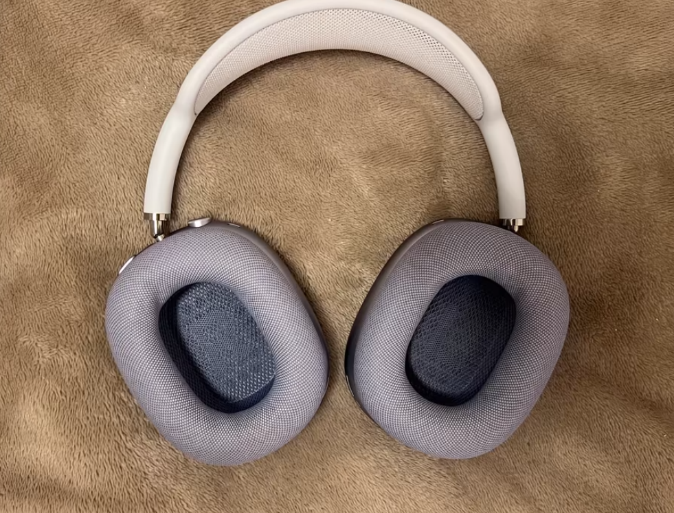 Apple AirPods Max Violet USB-C – Excellent Condition, with Original Box thumbnail 4