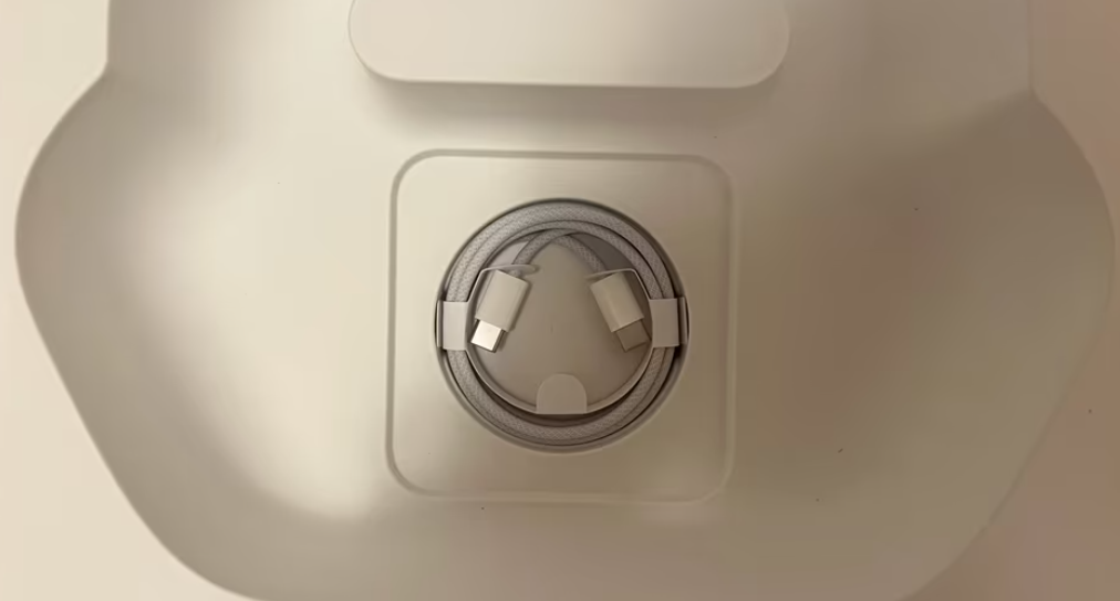 Apple AirPods Max Violet USB-C – Excellent Condition, with Original Box thumbnail 6