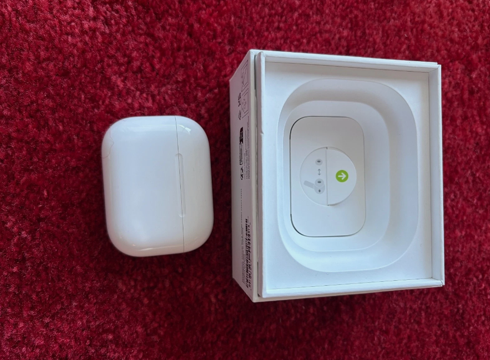 Apple Airpods Pro 3 thumbnail 2