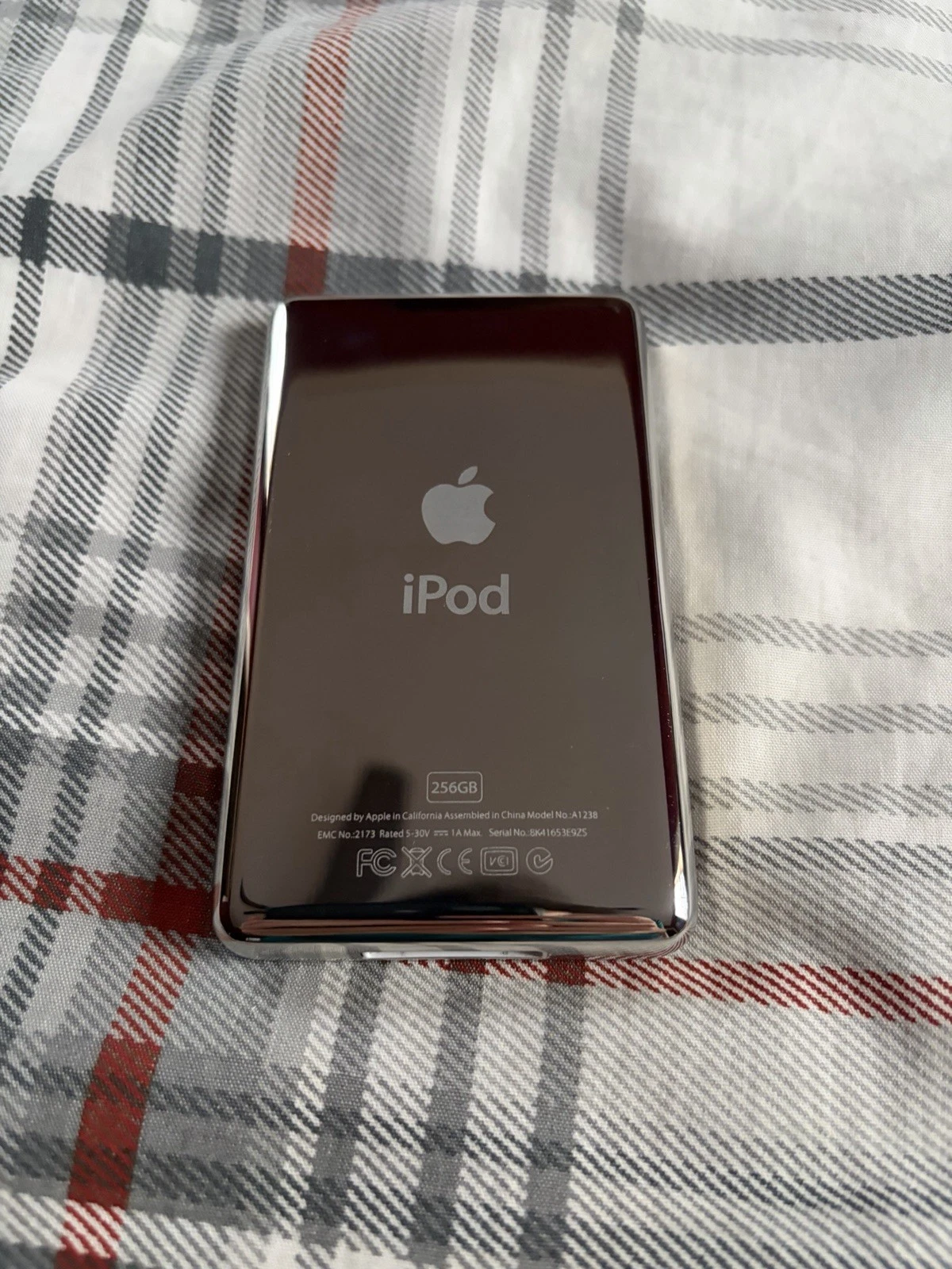 Apple iPod Classic 5th Generation Black 256 GB thumbnail 2