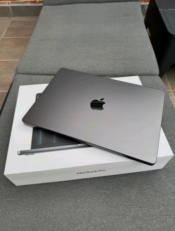 Apple MacBook Pro 14" (512GB SSD, M3, 8GB) Laptop - Space Gray - MTL73FN/A (October 2023) thumbnail 1