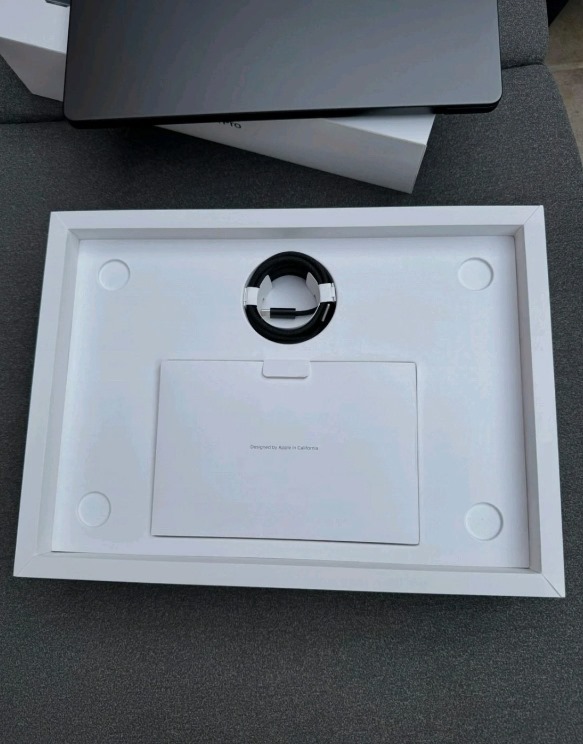 Apple MacBook Pro 14" (512GB SSD, M3, 8GB) Laptop - Space Gray - MTL73FN/A (October 2023) thumbnail 12