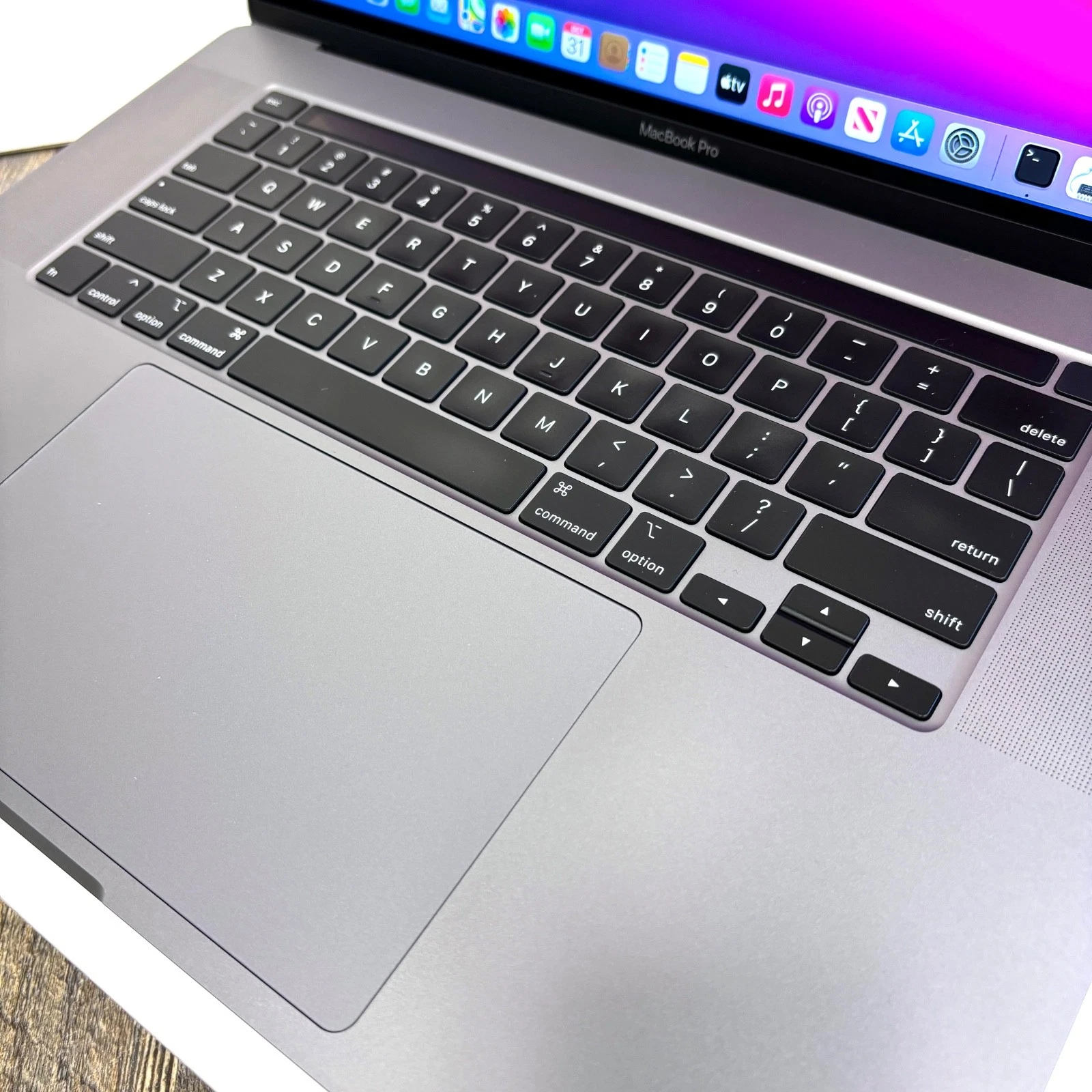 Apple 16 Inch MacBook Pro 2019/2021 Core i9 32GB RAM 1TB SSD + WARRANTY Space thumbnail 6