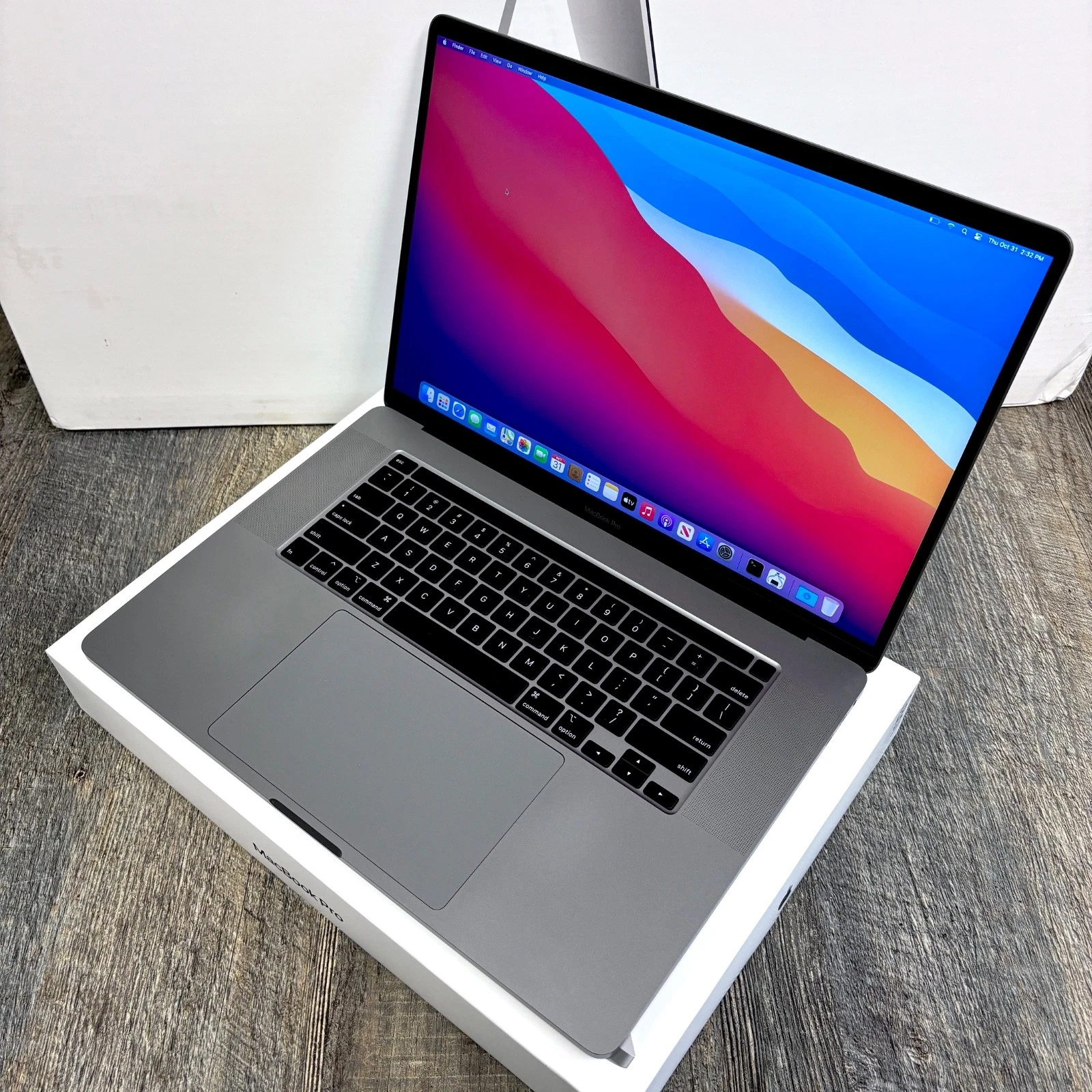 Apple 16 Inch MacBook Pro 2019/2021 Core i9 32GB RAM 1TB SSD + WARRANTY Space thumbnail 7