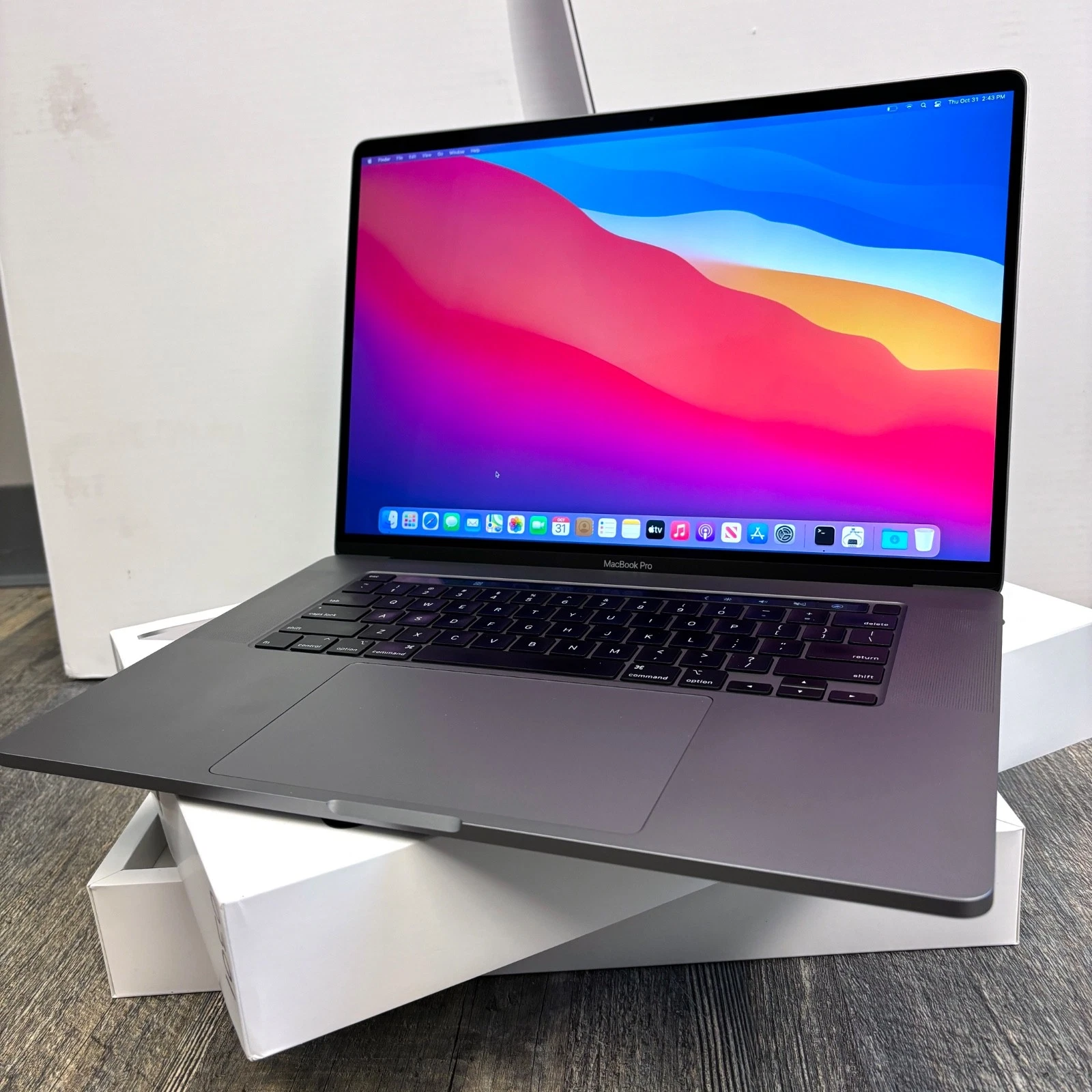 Apple 16 Inch MacBook Pro 2019/2021 Core i9 32GB RAM 1TB SSD + WARRANTY Space thumbnail 9