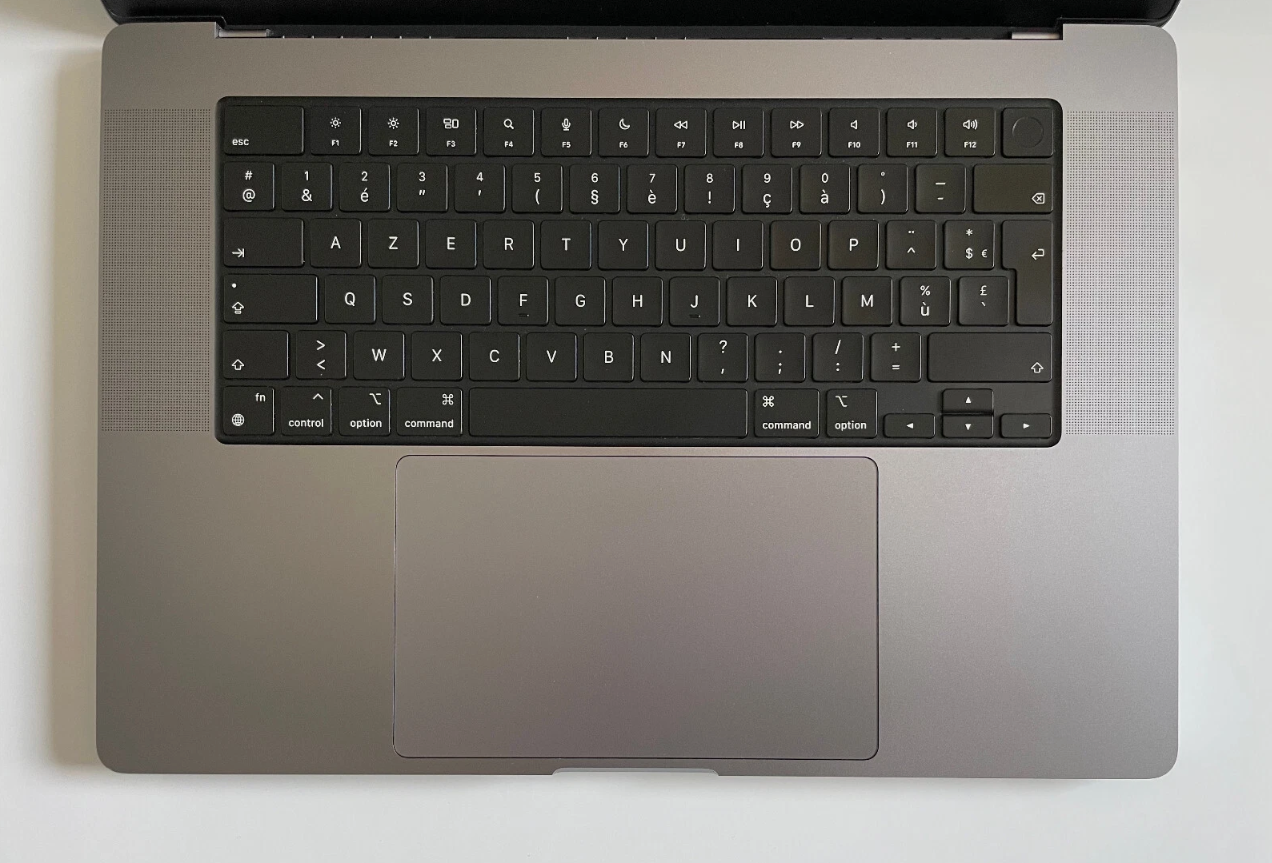 Apple MacBook Pro 16” M1 Pro -16GB RAM, 1TB SSD, Space Gray thumbnail 4