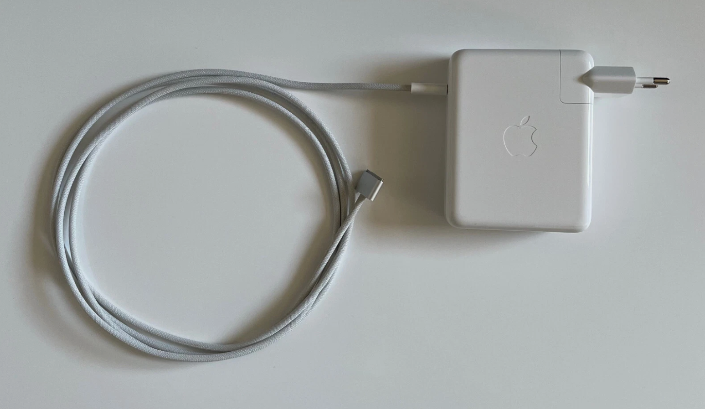 Apple MacBook Pro 16” M1 Pro -16GB RAM, 1TB SSD, Space Gray thumbnail 6