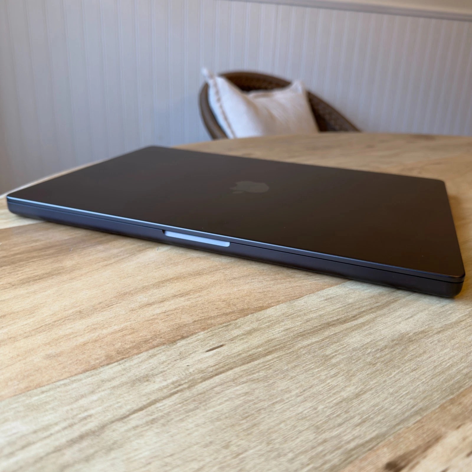 Apple MacBook Pro 16" M1 MAX 32GB 2TB 10 CPU/32 GPU Space Gray ***immaculate*** thumbnail 19