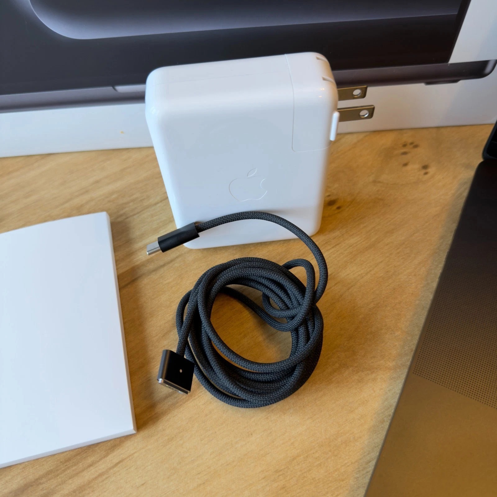 Apple MacBook Pro 16" M1 MAX 32GB 2TB 10 CPU/32 GPU Space Gray ***immaculate*** thumbnail 23