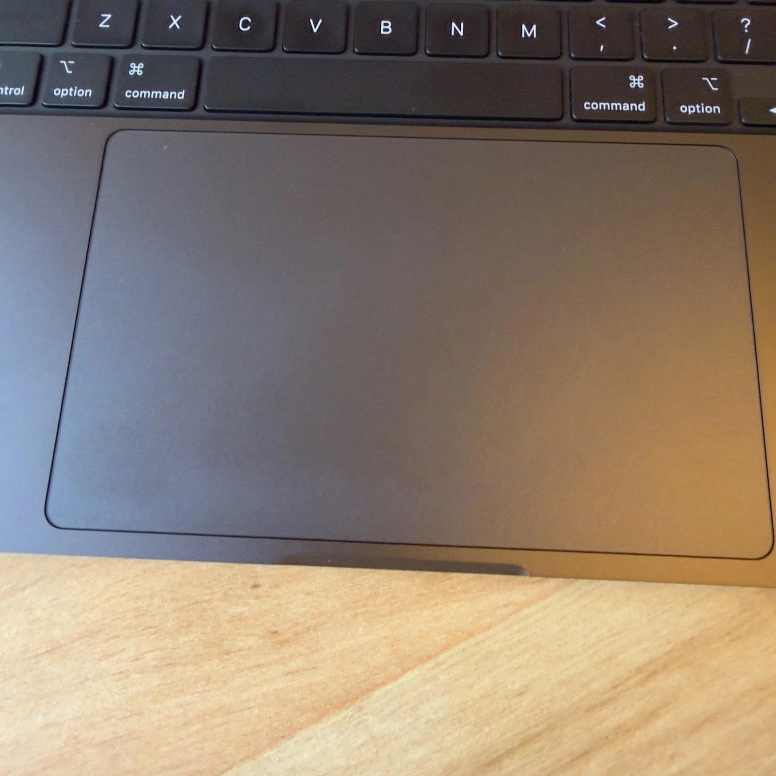 Apple MacBook Pro 16" M1 MAX 32GB 2TB 10 CPU/32 GPU Space Gray ***immaculate*** thumbnail 9