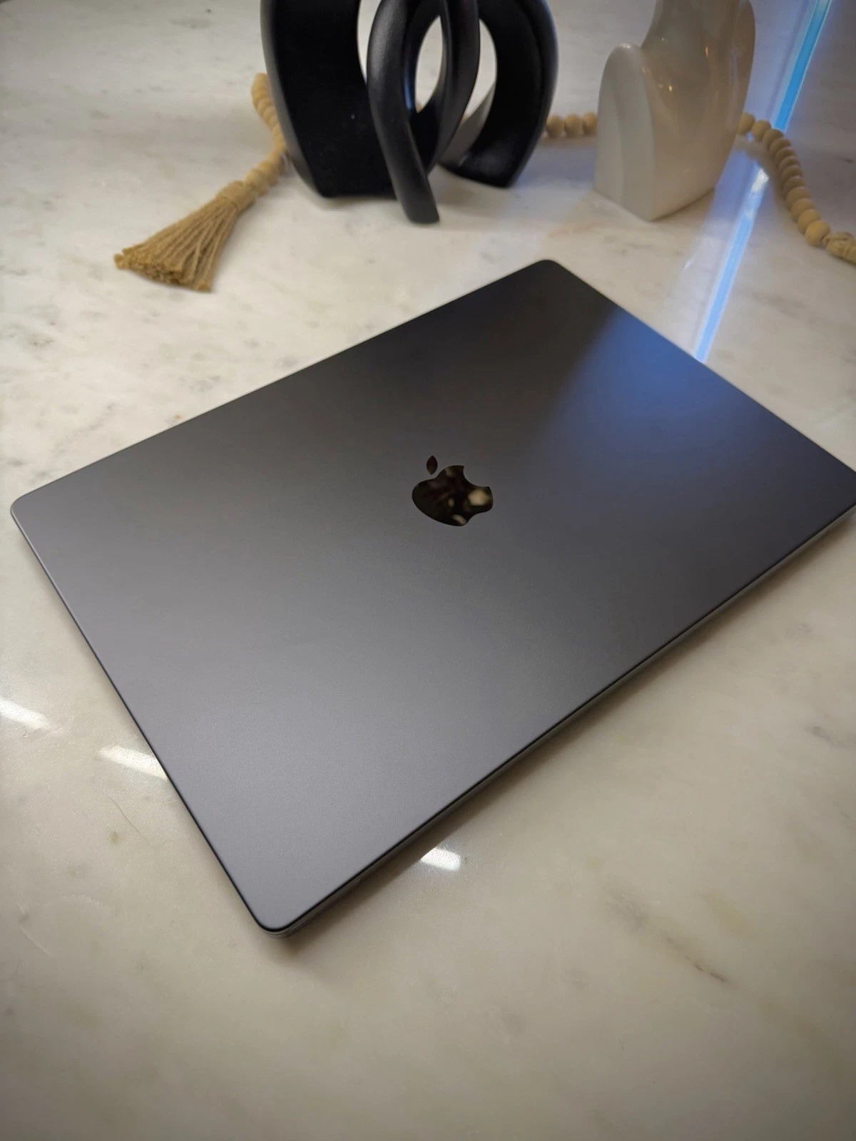 Apple MacBook Pro 16 pouces M4 Pro thumbnail 1
