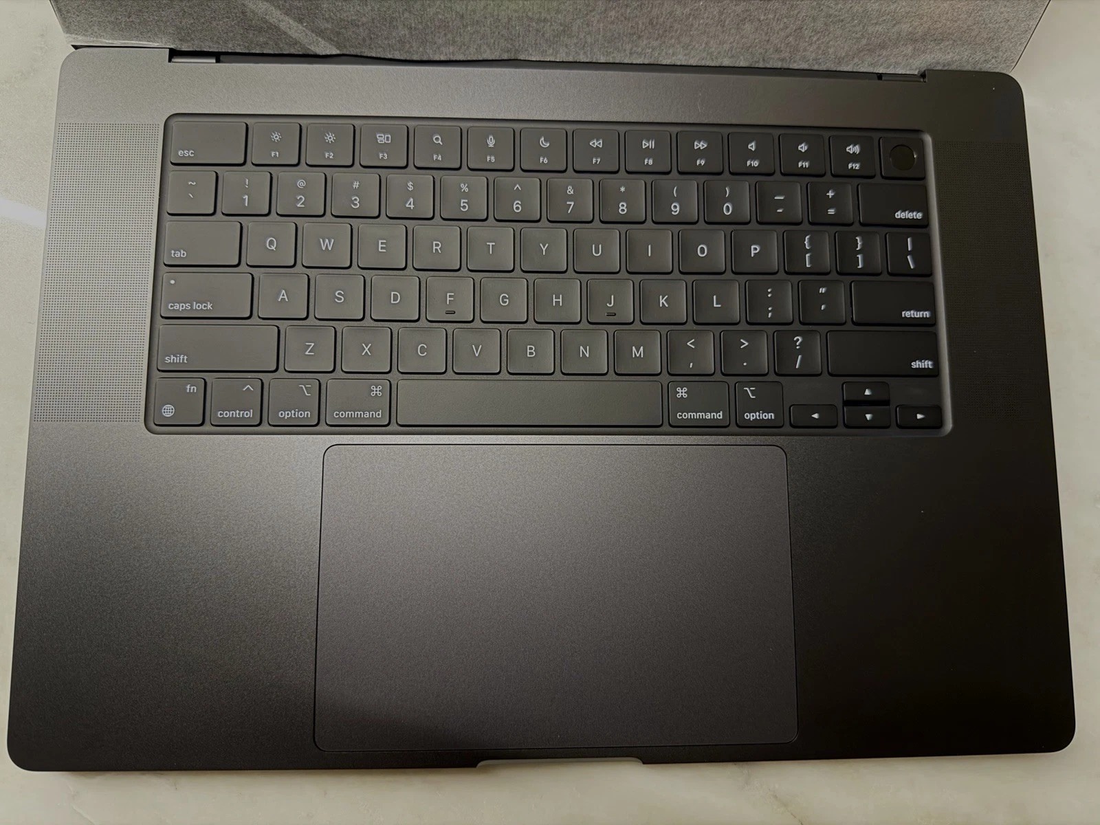 Apple MacBook Pro 16 pouces M4 Pro thumbnail 3