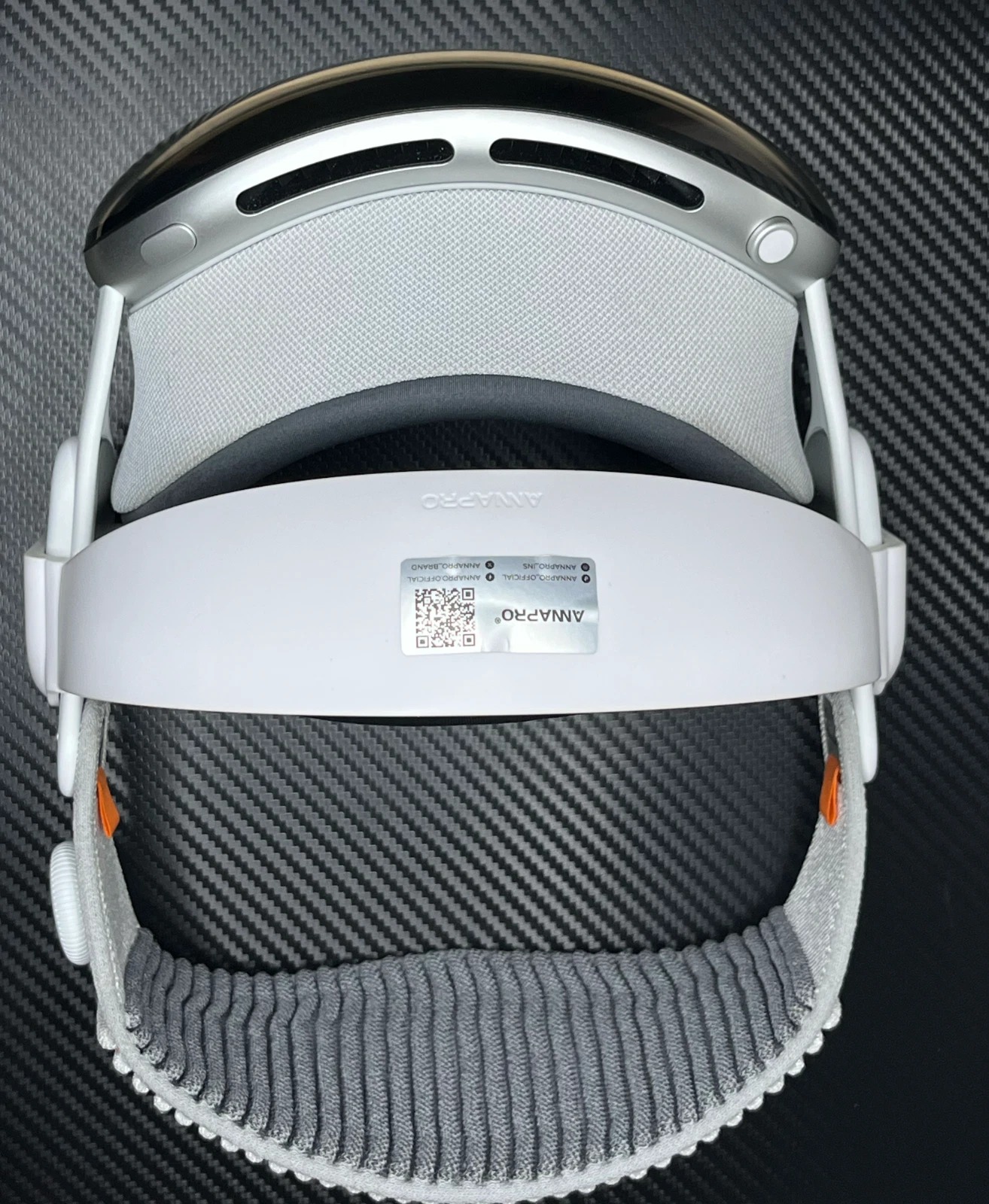 Apple Vision Pro 256GB (M2) w/ AnnaPro Headset thumbnail 3