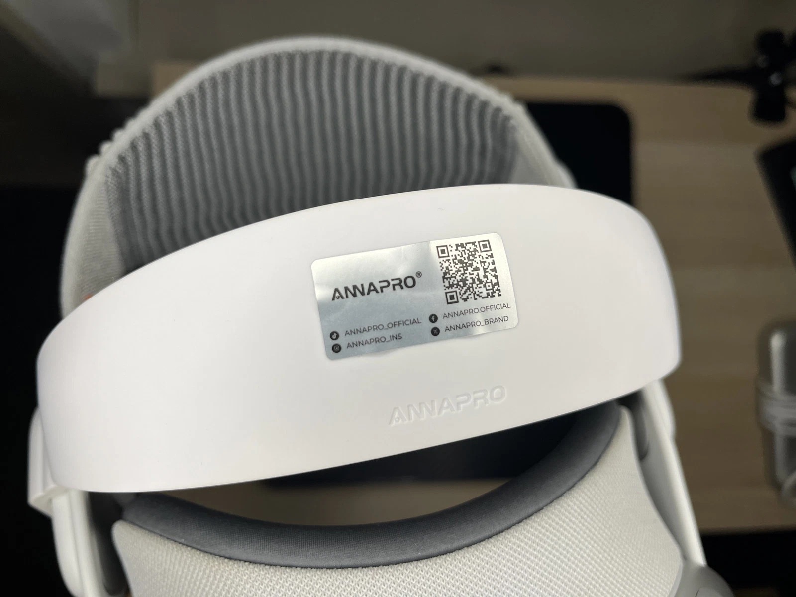 Apple Vision Pro 256GB (M2) w/ AnnaPro Headset thumbnail 7