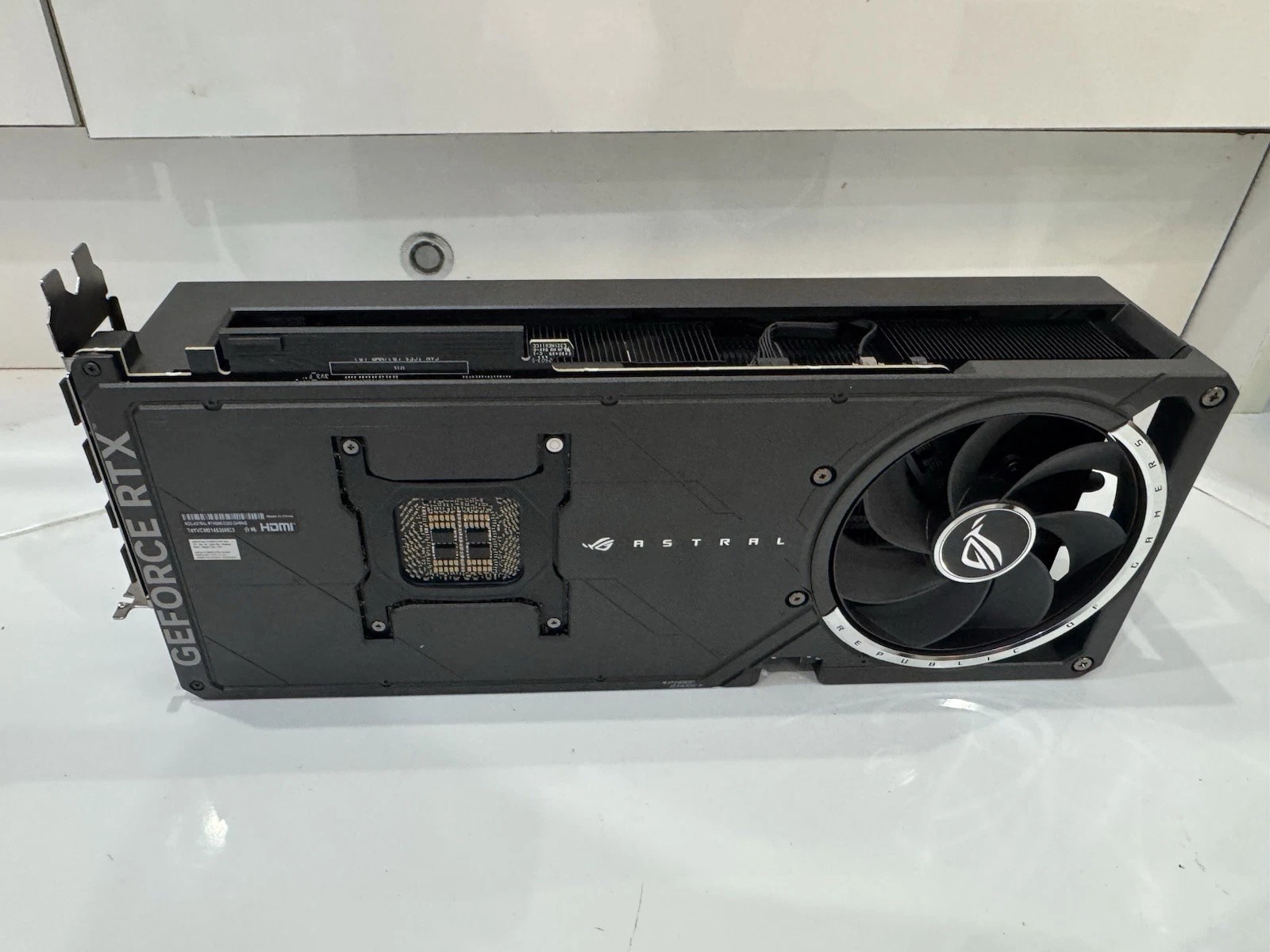 ASUS GEFORCE RTX 5090 ROG ASTRAL 32GB OC GAMING GRAPHICS CARD thumbnail 6