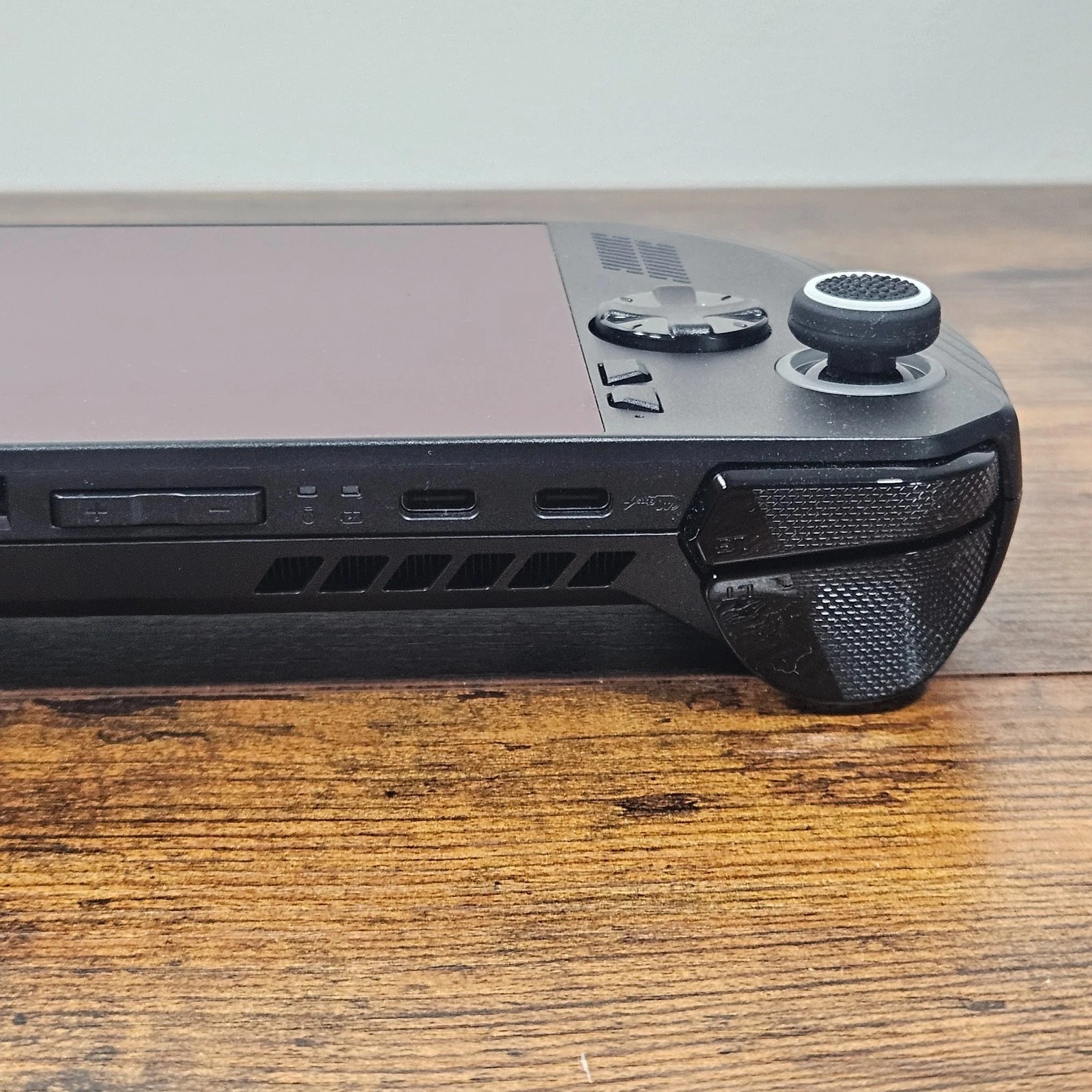 Asus ROG Ally X – 1TB SSD | 24GB DDR5 | Handheld + Case thumbnail 9