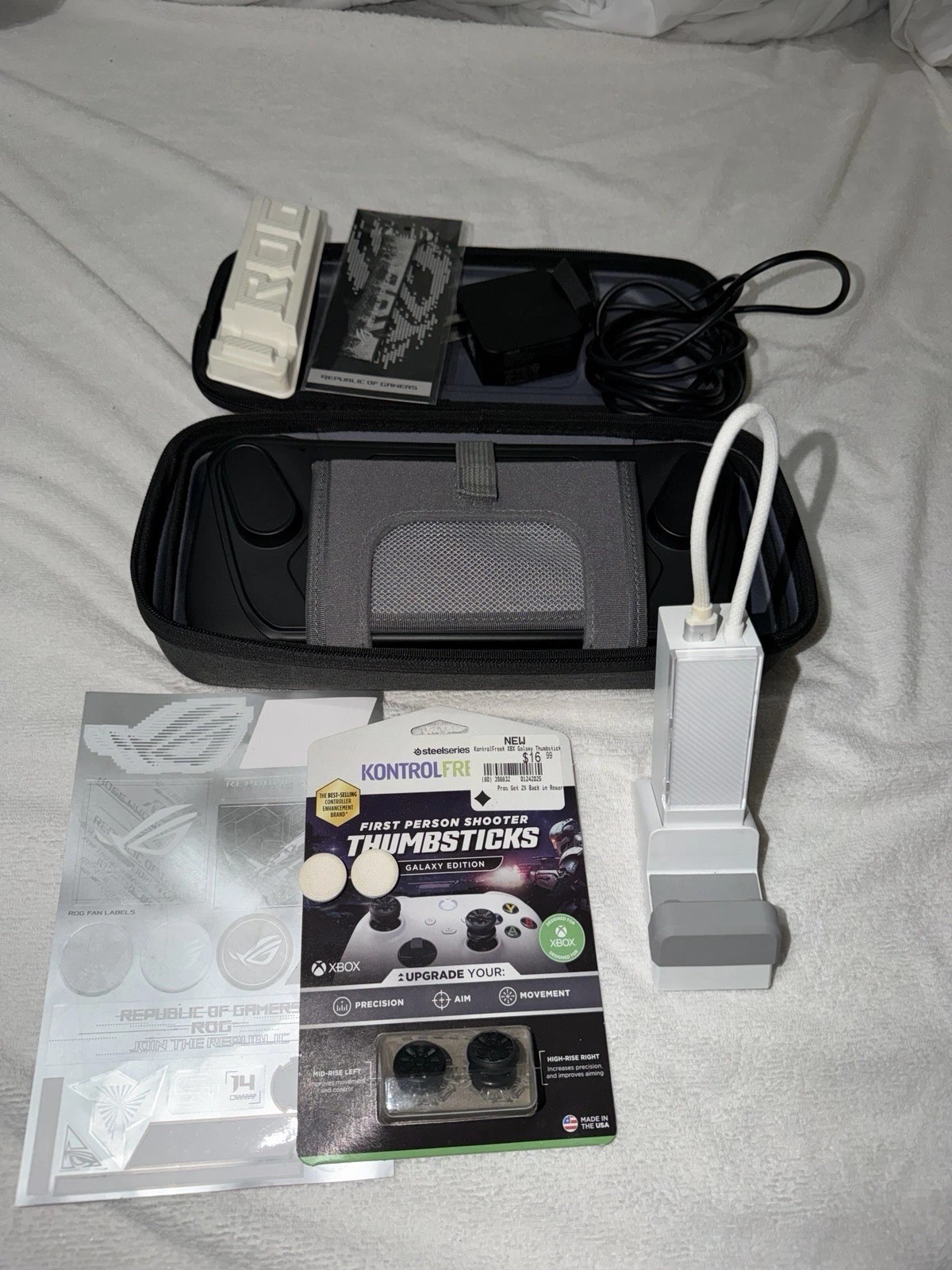 ASUS ROG Ally Z1 Extreme 7” 120Hz PC Gaming Handheld (White) 2TB SSD thumbnail 11