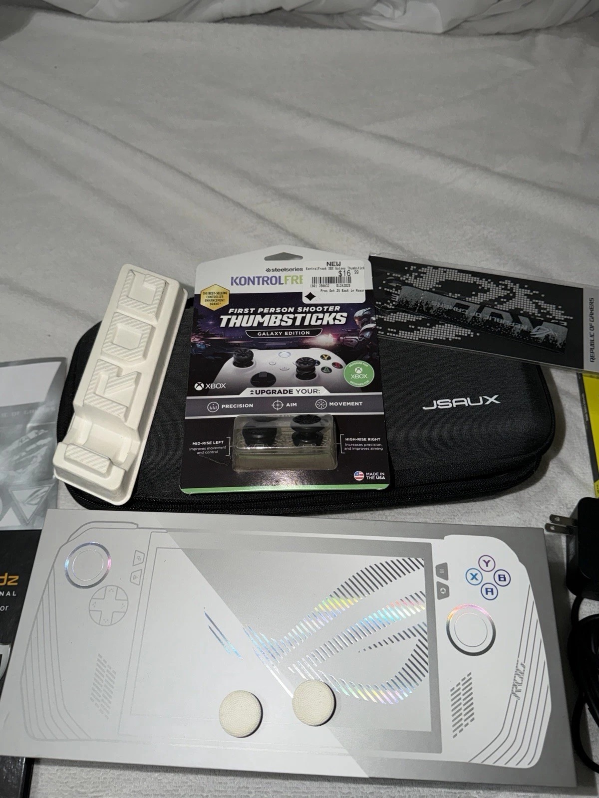 ASUS ROG Ally Z1 Extreme 7” 120Hz PC Gaming Handheld (White) 2TB SSD thumbnail 3