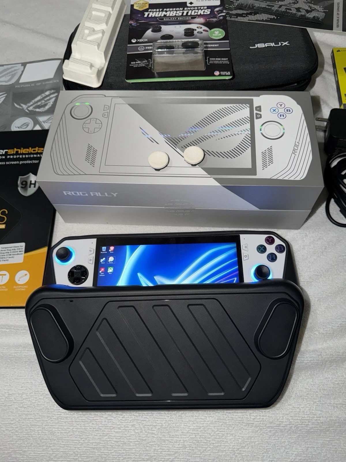 ASUS ROG Ally Z1 Extreme 7” 120Hz PC Gaming Handheld (White) 2TB SSD thumbnail 4