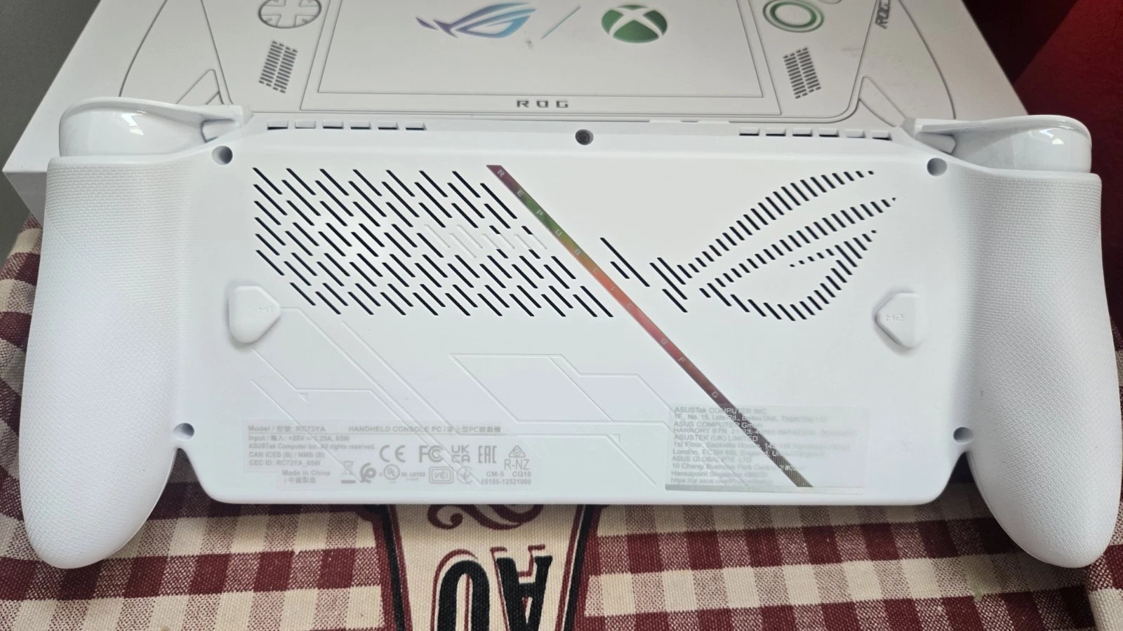 ASUS ROG Xbox Ally – AMD Ryzen Z2 | 16GB RAM / 512GB Storage | 7" Portable Console thumbnail 7