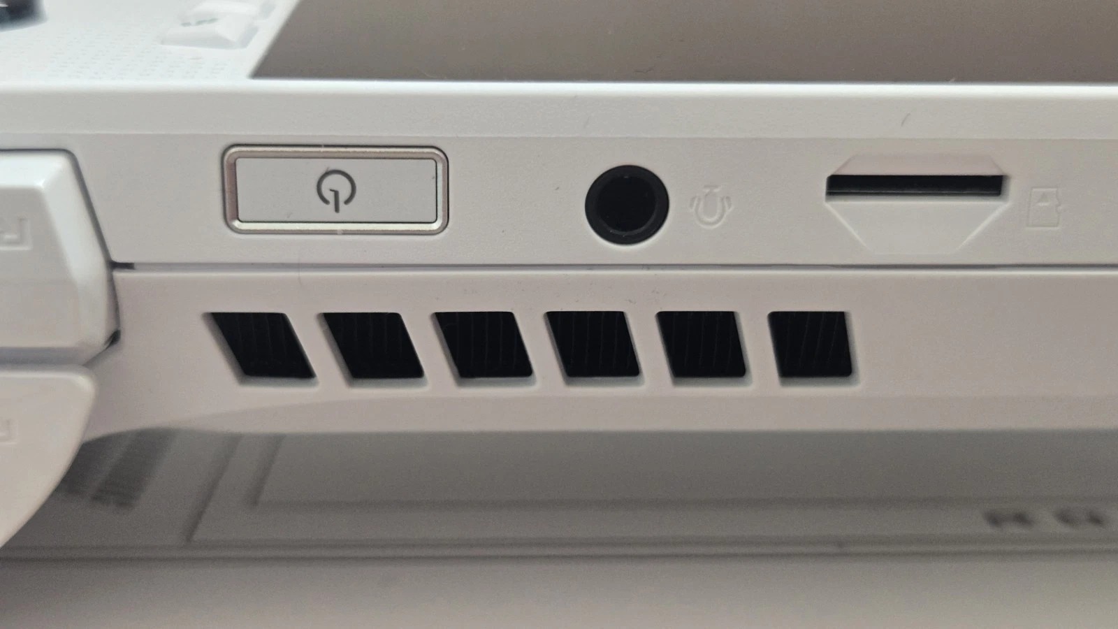 ASUS ROG Xbox Ally – AMD Ryzen Z2 | 16GB RAM / 512GB Storage | 7" Portable Console thumbnail 8