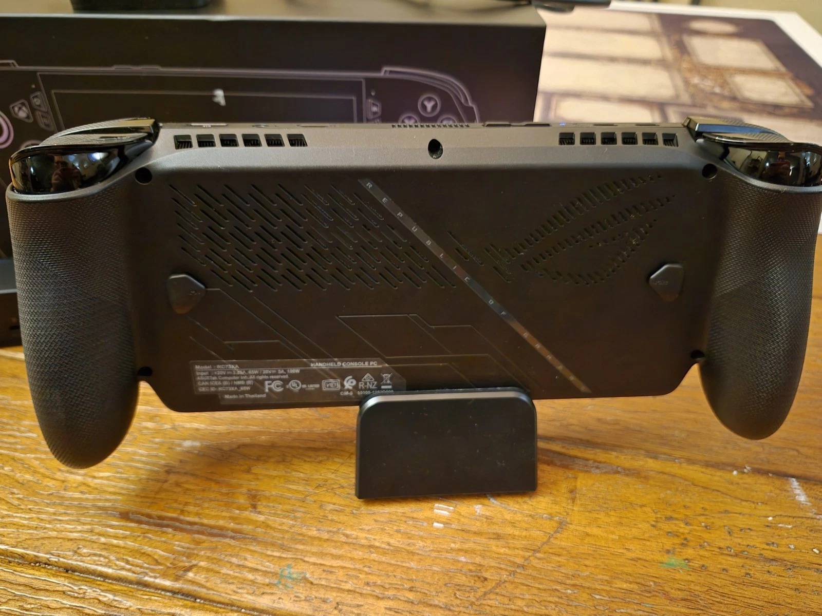 ASUS ROG Xbox Ally X + Steam OS installed + 1TB 7" 1080p AMD Ryzen Z2 Extreme thumbnail 7