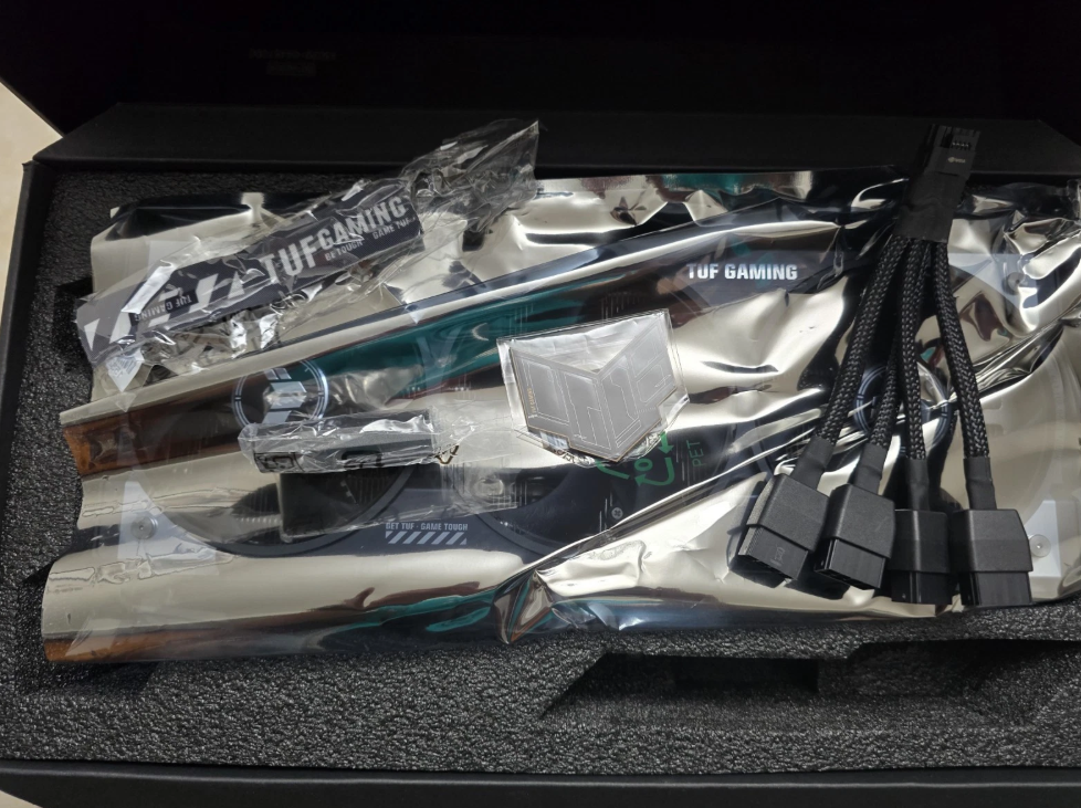 ASUS TUF Gaming NVIDIA GeForce RTX 5090 32GB GDDR7 AI Graphics Card thumbnail 7