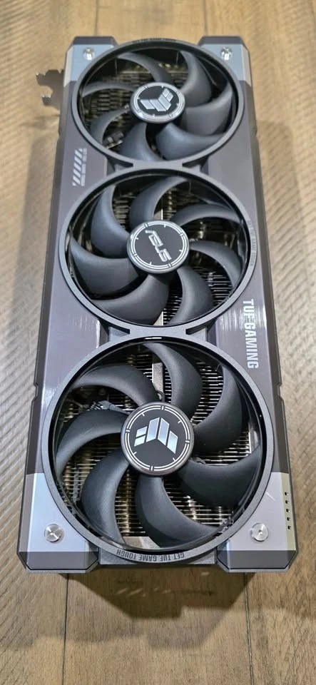 ASUS TUF Gaming OC GeForce RTX 5090 32GB Graphics Card – 32GB GDDR7 | PCIe 5.0 | 21760 CUDA Cores | 8K Support | Triple-Fan Cooling thumbnail 3