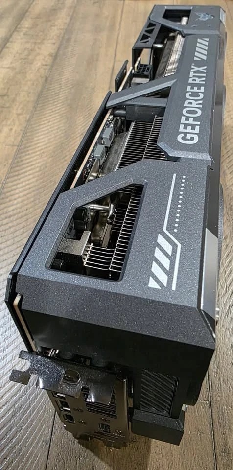 ASUS TUF Gaming OC GeForce RTX 5090 32GB Graphics Card – 32GB GDDR7 | PCIe 5.0 | 21760 CUDA Cores | 8K Support | Triple-Fan Cooling thumbnail 6