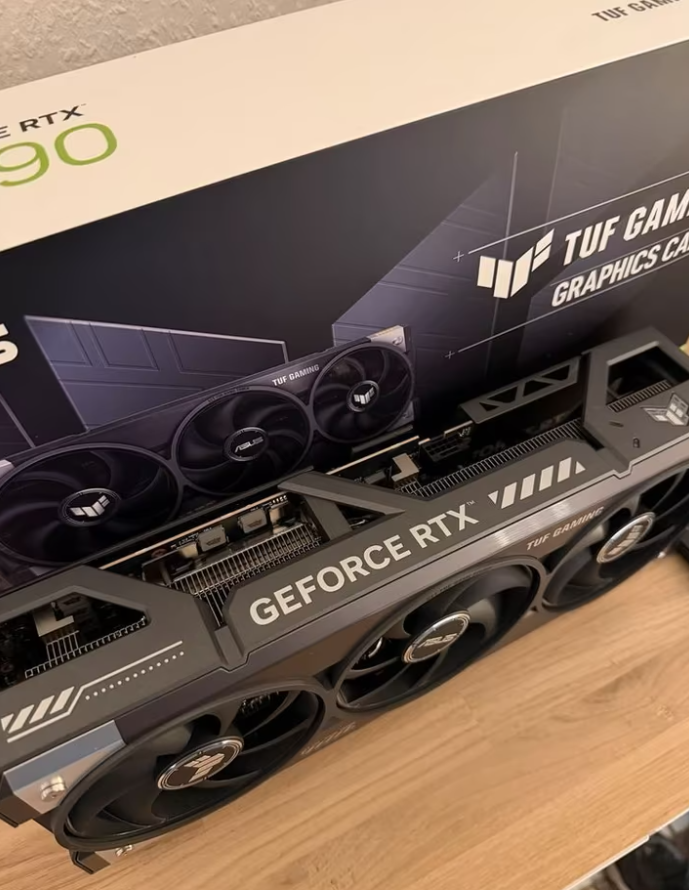 ASUS TUF RTX 5090 GPU – High Performance Graphics Card thumbnail 2