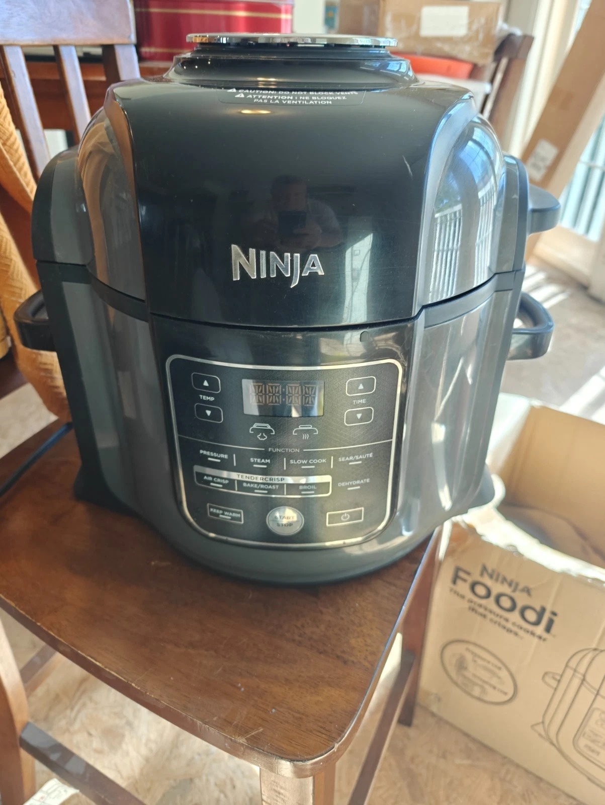 ATTIC FIND Ninja FD401 Foodi 12-In-1 Deluxe XL 8 Qt Pressure Cooker Air Fryer thumbnail 1