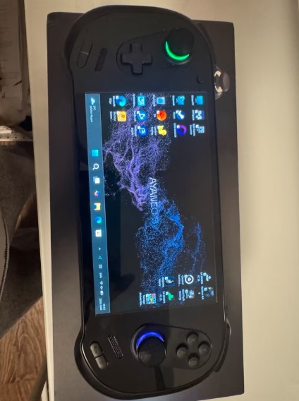 AYANEO 3 – 64GB RAM, 2TB SSD, AI 9 HX 370, OLED Display thumbnail 1