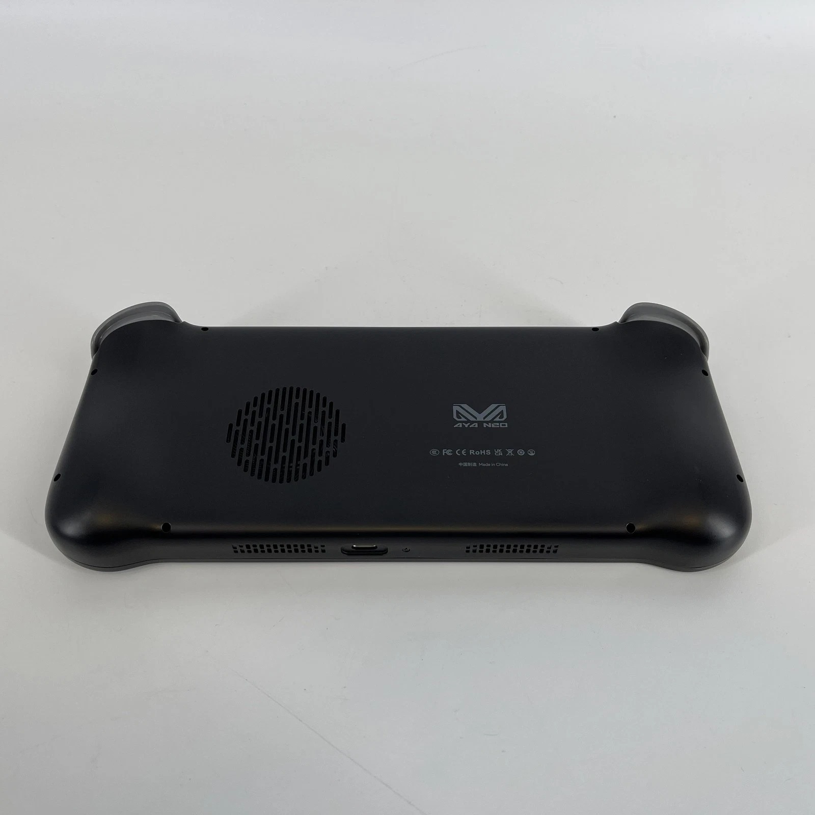 AYANEO Next Standard Console Black 1TB w/ Case & Charger - Excellent thumbnail 4