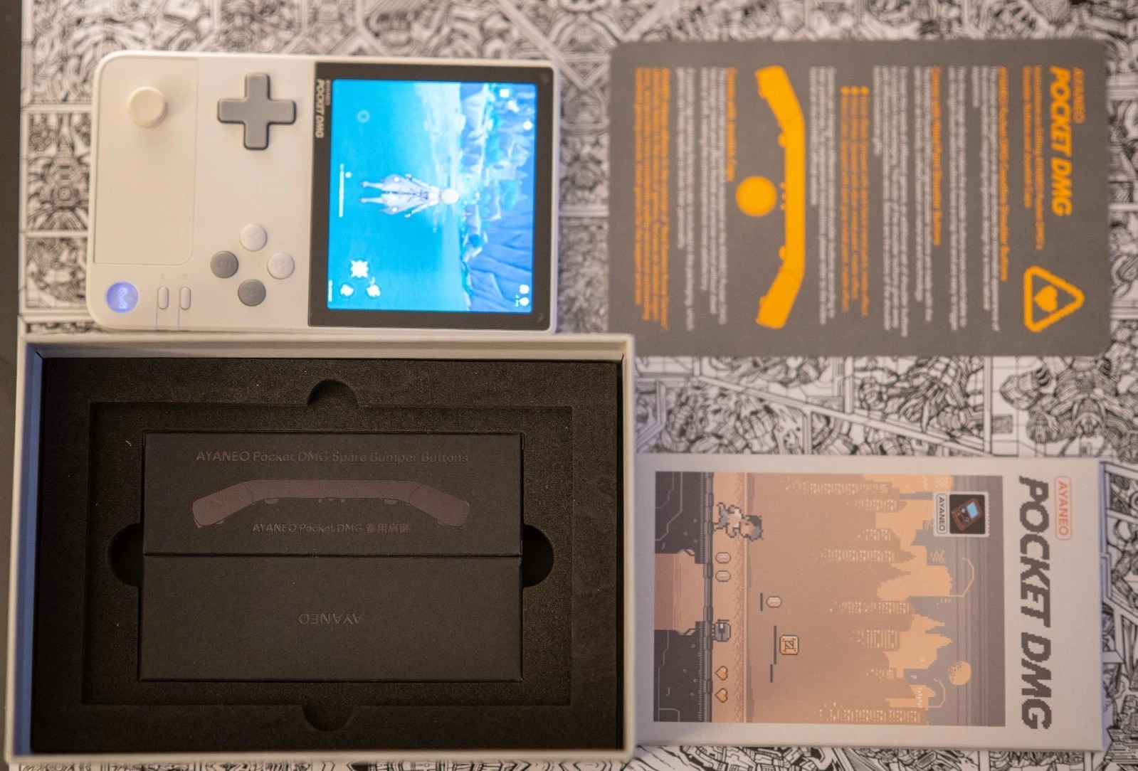 AYANEO POCKET DMG Moon White 8GB RAM, 128GB Storage, Snapdragon G3X Gen2 thumbnail 10