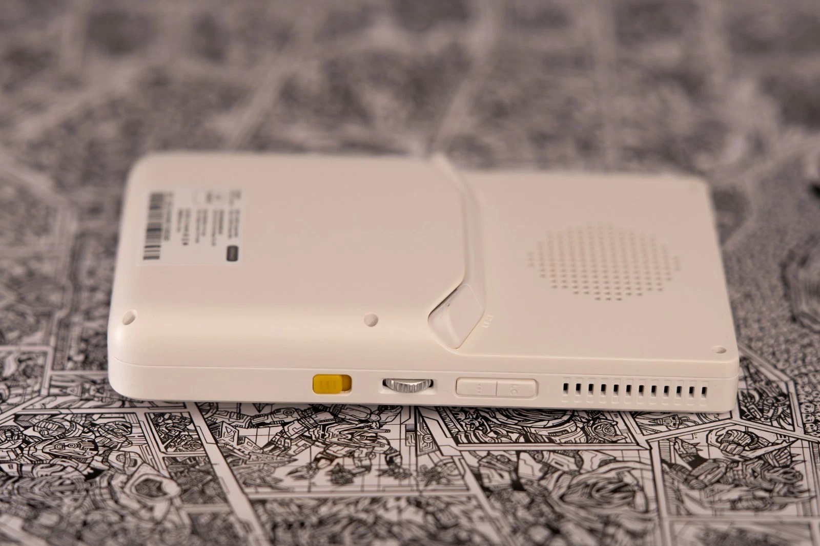 AYANEO POCKET DMG Moon White 8GB RAM, 128GB Storage, Snapdragon G3X Gen2 thumbnail 5