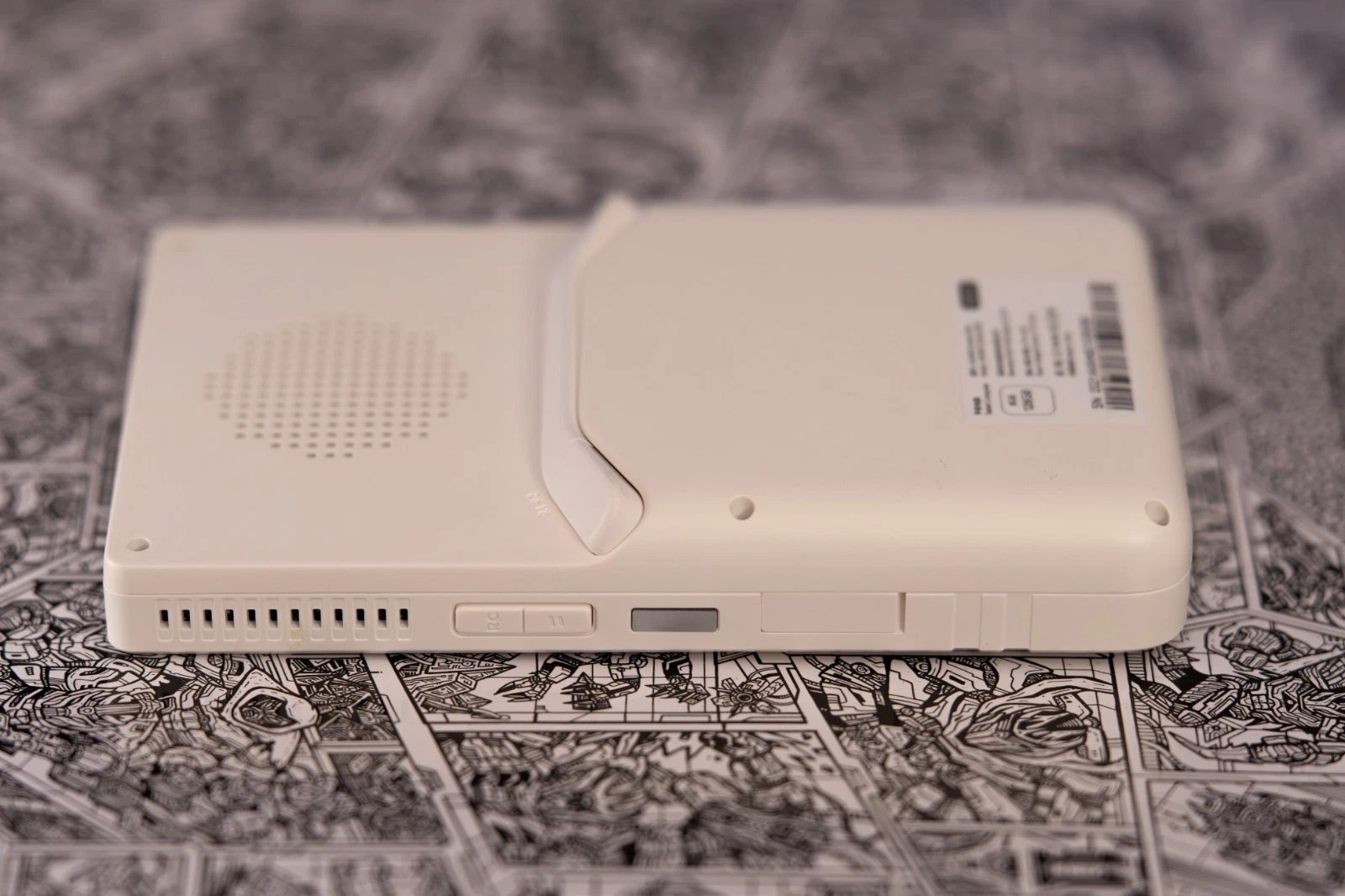 AYANEO POCKET DMG Moon White 8GB RAM, 128GB Storage, Snapdragon G3X Gen2 thumbnail 6