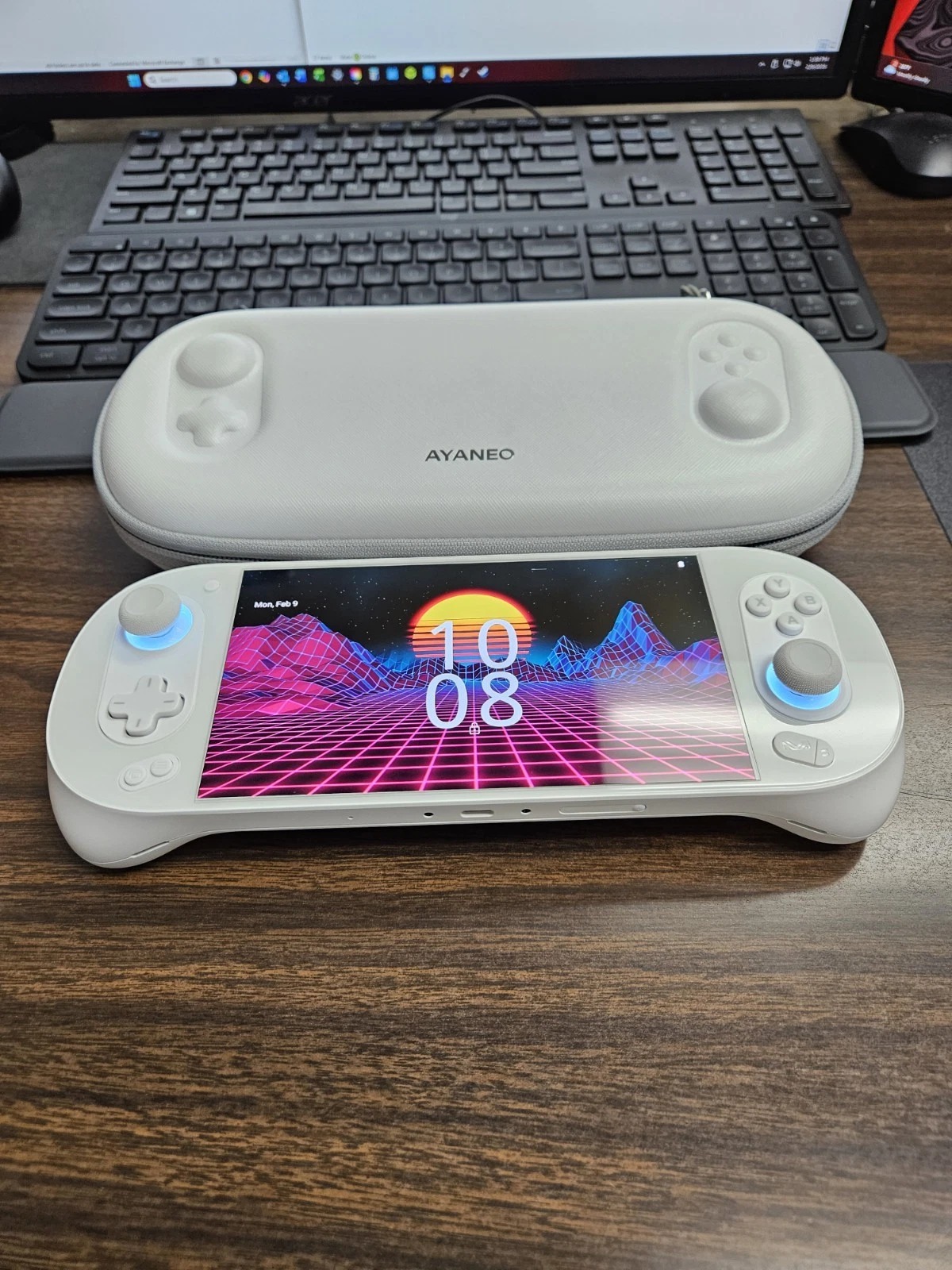 AYANEO Pocket EVO OLED 144hz 16gb Max white Snapdragon G3x + Case thumbnail 1