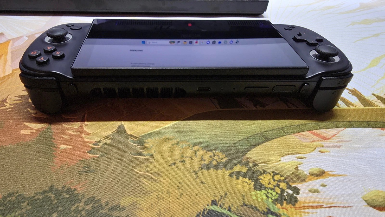 AYANEO SLIDE (Antec Core HS) Ryzen 7 7840U 32GB Ram, 1TB SSD, Black, W Case thumbnail 6