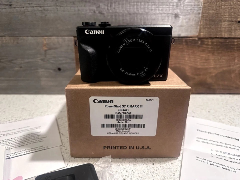Brand new Canon G7 X Mark III Compact CamPerfect for vlogging with accessories. thumbnail 2