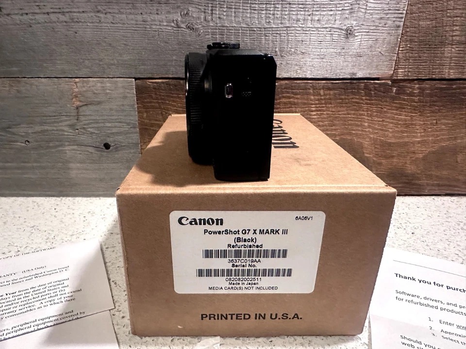 Brand new Canon G7 X Mark III Compact CamPerfect for vlogging with accessories. thumbnail 3