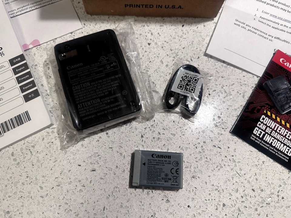 Brand new Canon G7 X Mark III Compact CamPerfect for vlogging with accessories. thumbnail 7