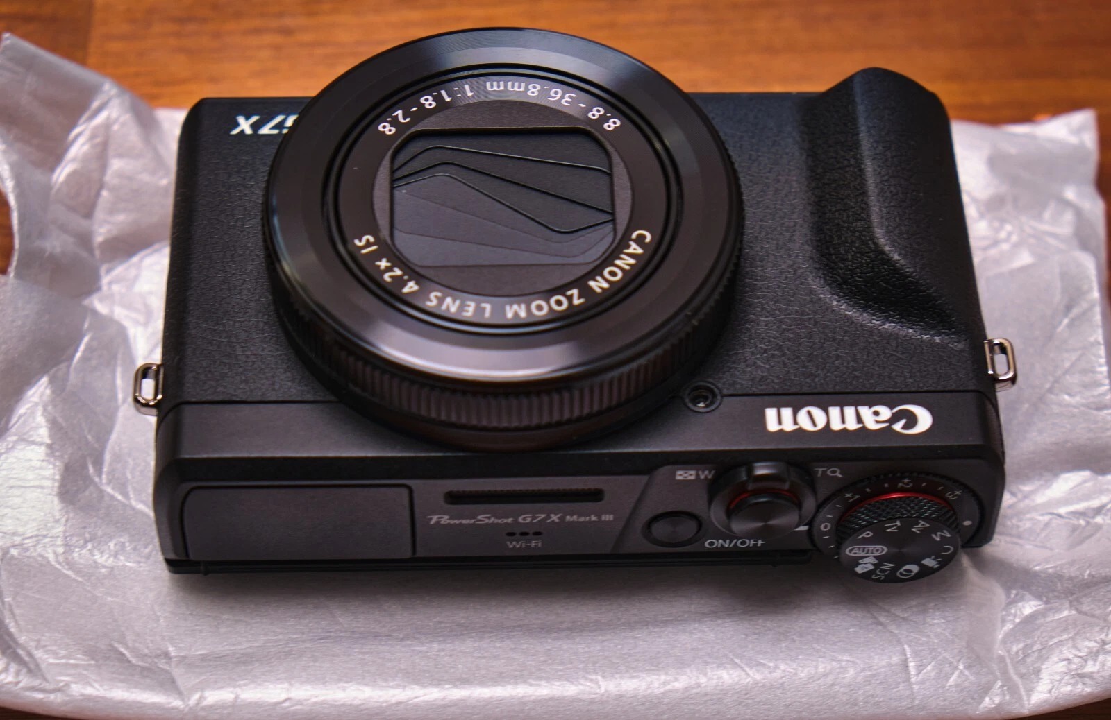 Brand new Canon Powershot G7 X Mark III compact camera with premium vlogger kit. thumbnail 10