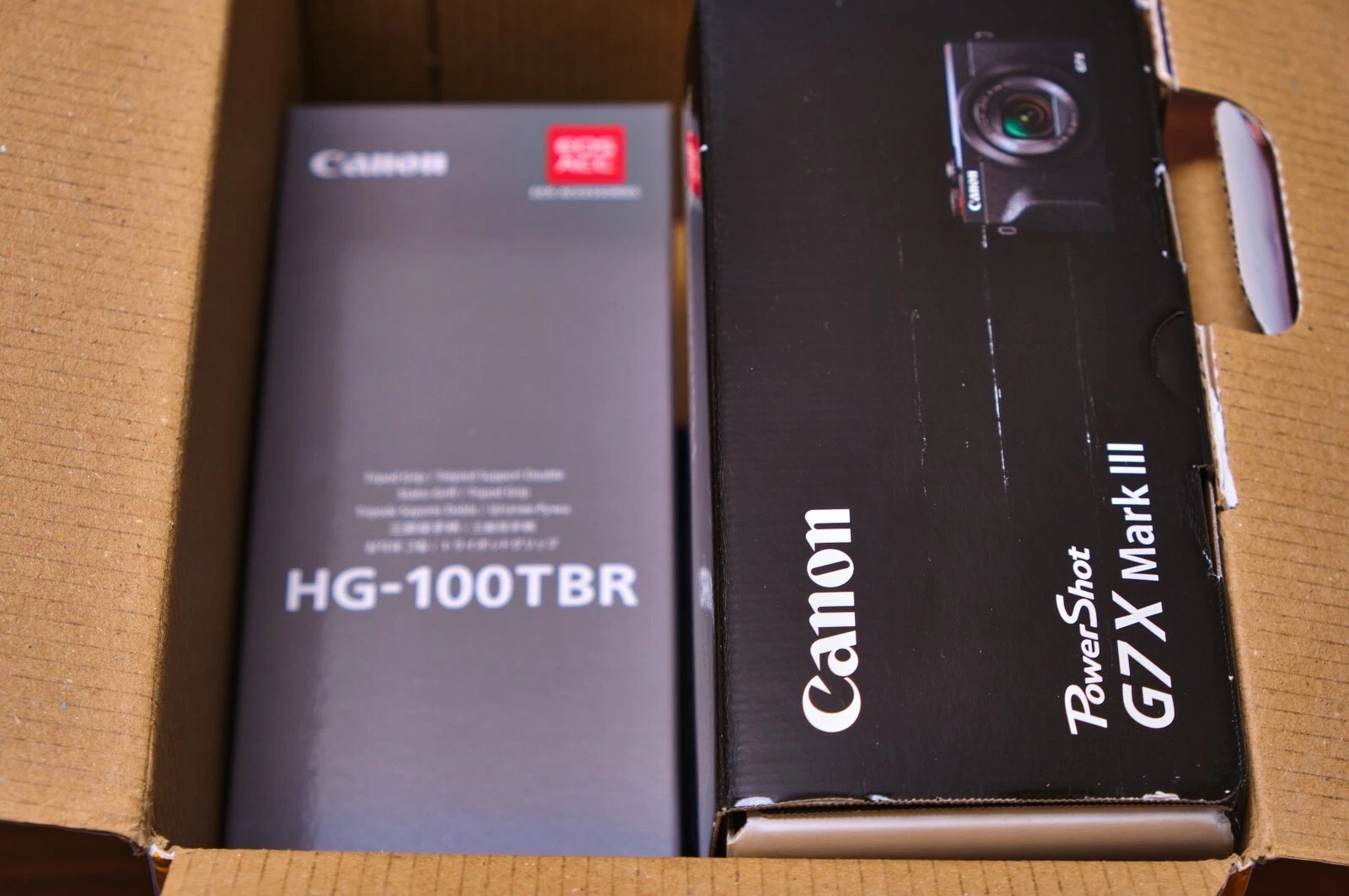 Brand new Canon Powershot G7 X Mark III compact camera with premium vlogger kit. thumbnail 3