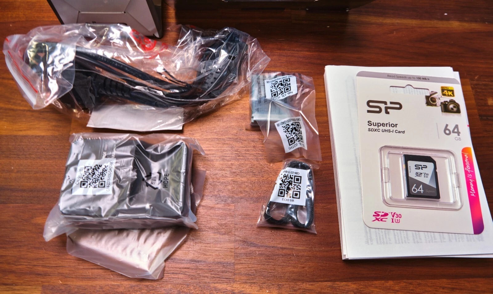 Brand new Canon Powershot G7 X Mark III compact camera with premium vlogger kit. thumbnail 5