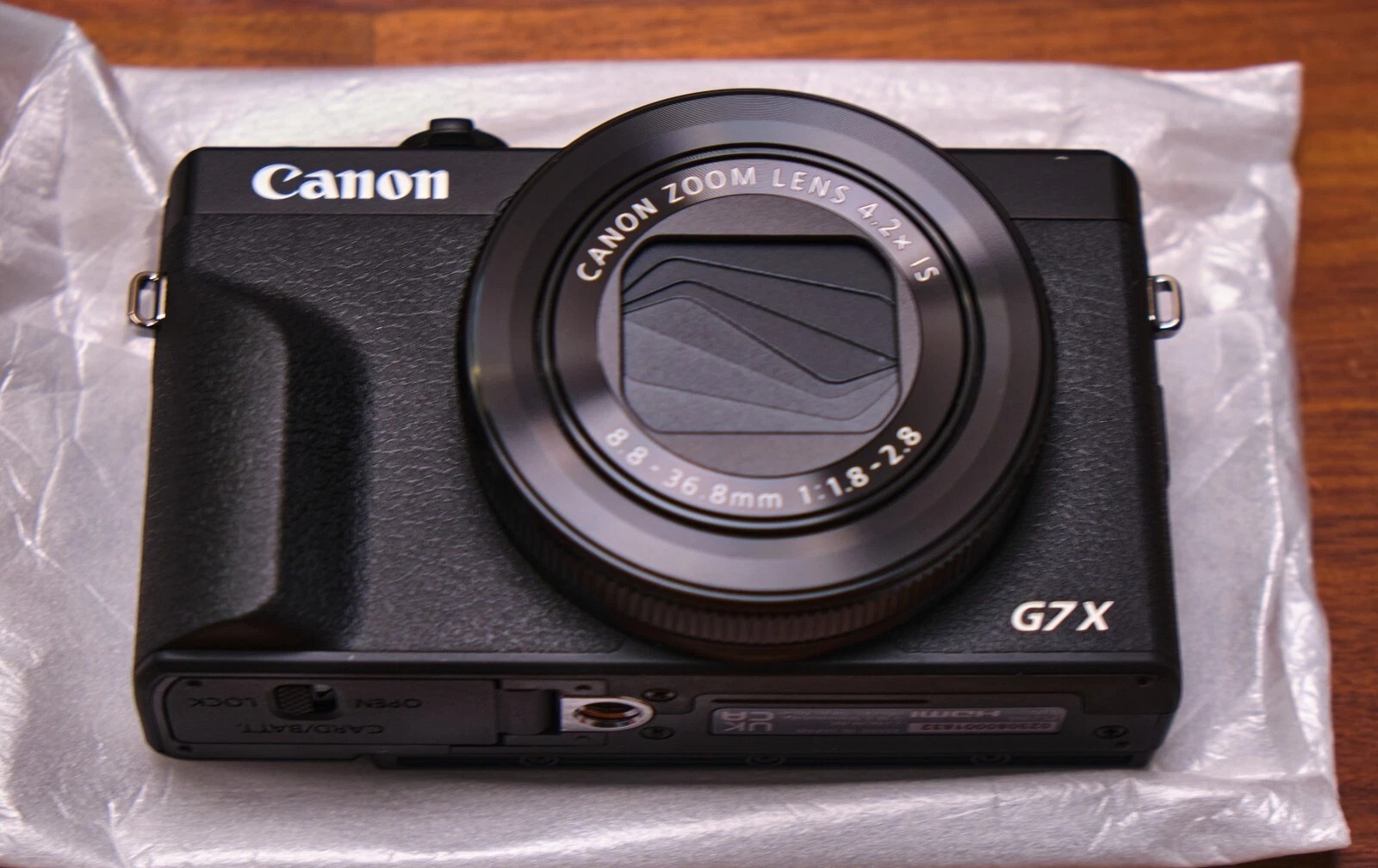 Brand new Canon Powershot G7 X Mark III compact camera with premium vlogger kit. thumbnail 6