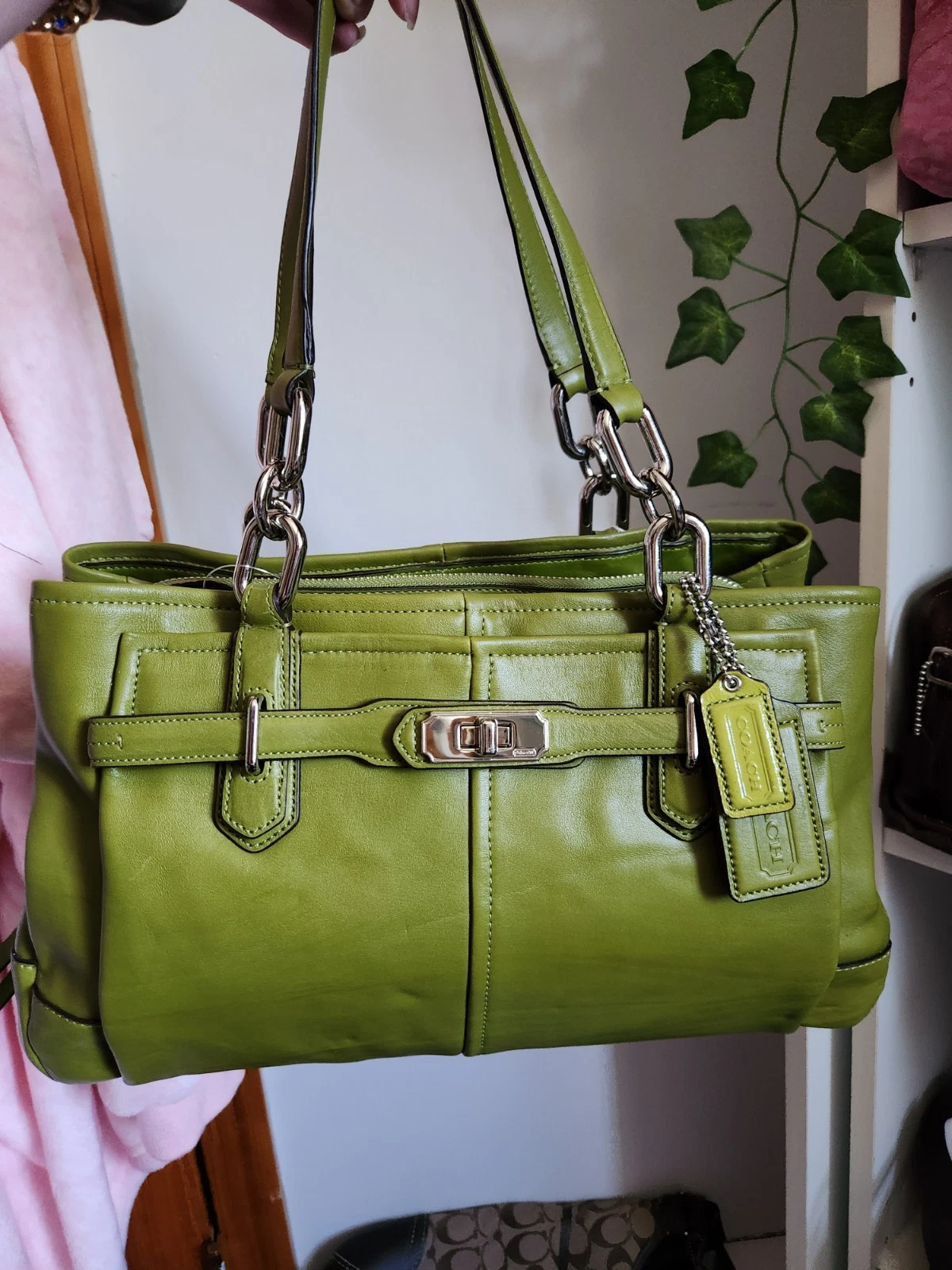 Brand new Gaucho Leather Coach bag 17811 Chartreuse green thumbnail 10